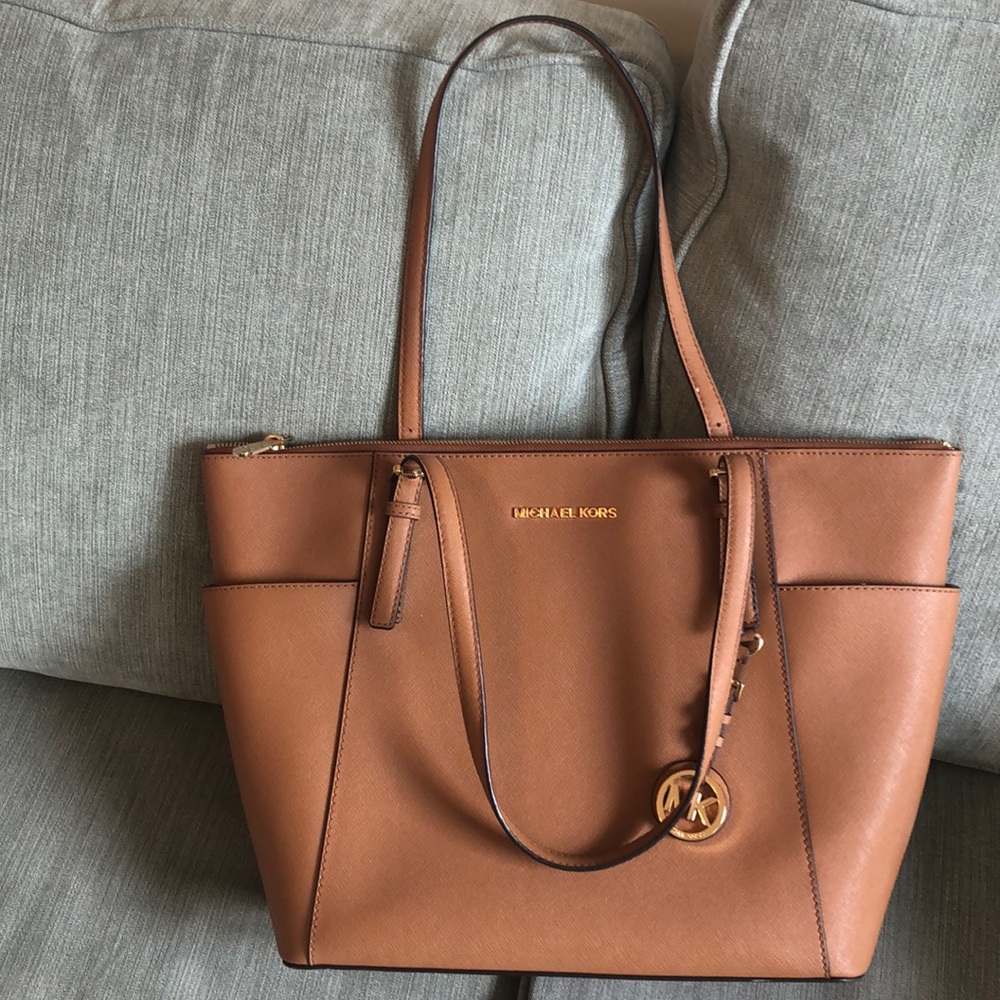 Like new Michael Kors Leather Tote!